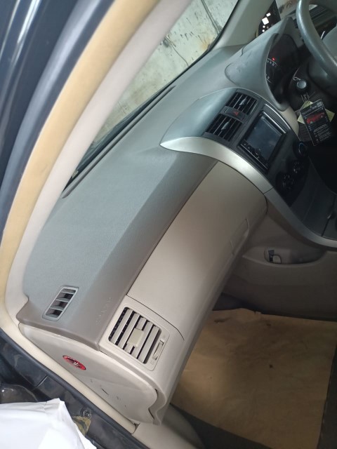 Dashboard Mobil Altis